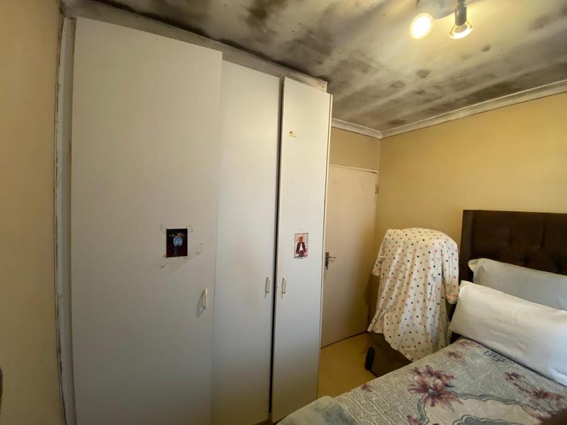 2 Bedroom Property for Sale in Goodwood Estate Western Cape